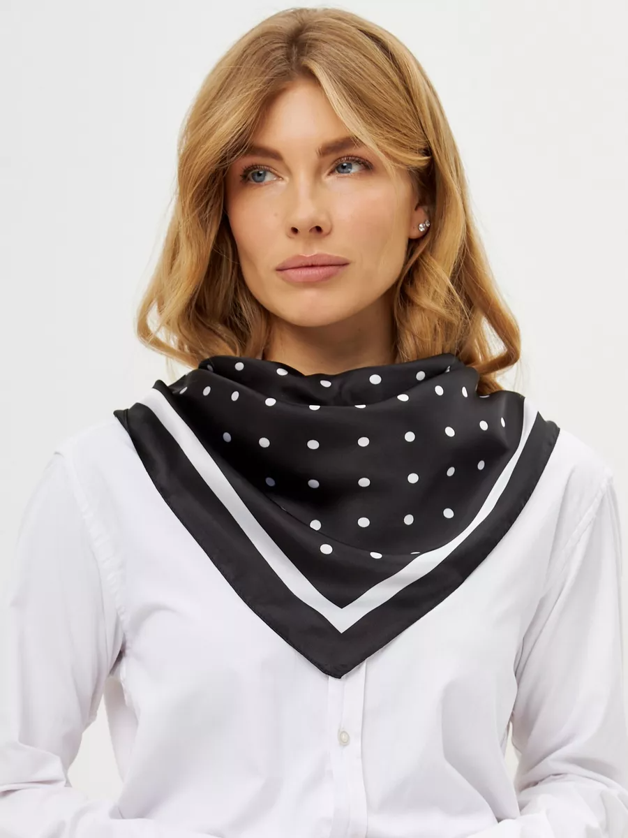 Foulard Carré 90 "Élégance à Pois"