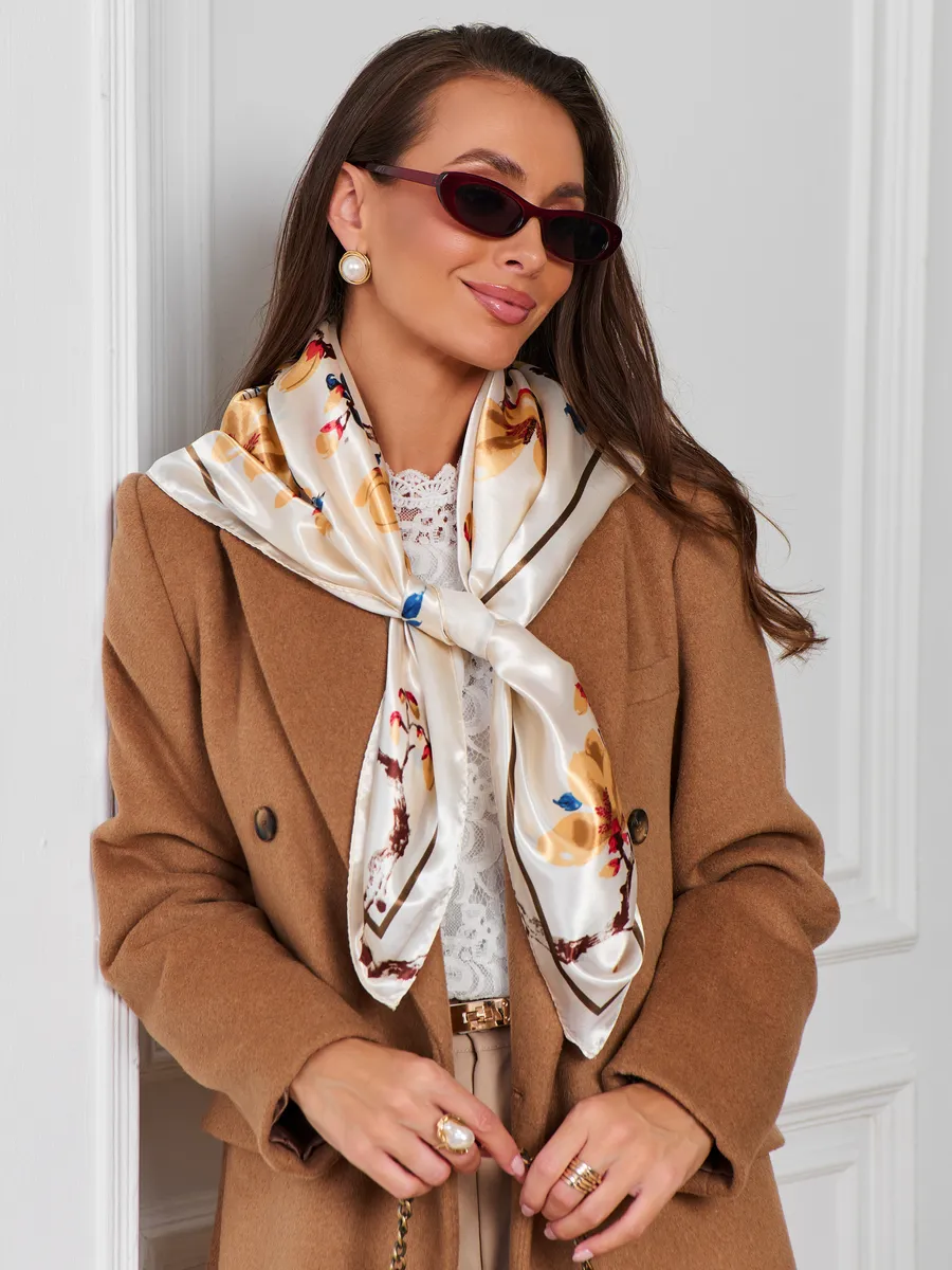 Foulard Carré 90 "Magnolia Doré"