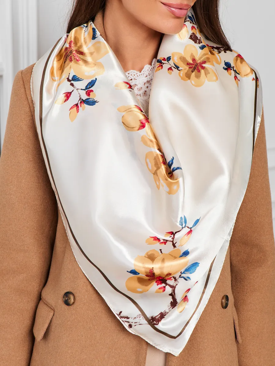 Foulard Carré 90 "Magnolia Doré"