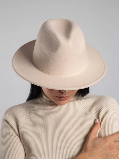 Chapeau fedora en feutre beige sable