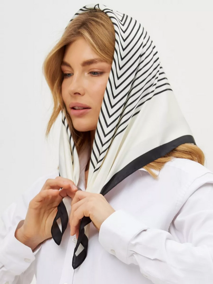 Foulard Carré 90 "Minimal Chic"