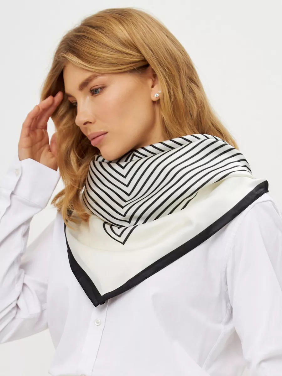 Foulard Carré 90 "Minimal Chic"