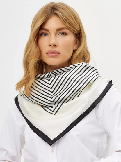 Foulard Carré 90 "Minimal Chic"